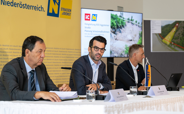 Pressekonferenz B33 Felssturz (Foto: NLK Pfeffer) 